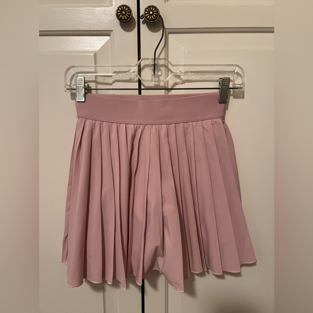 Aritzia Tna Pink Skort